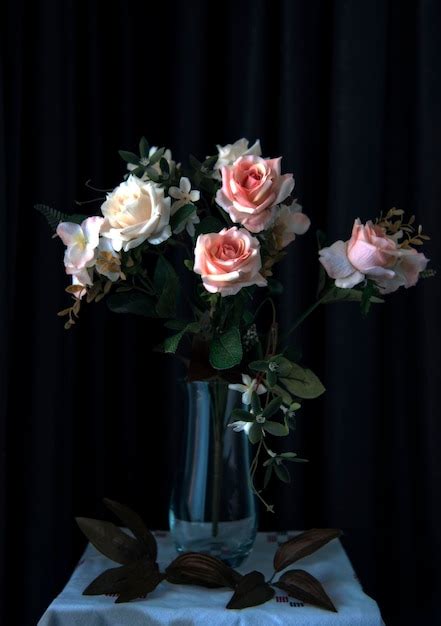 Premium Photo Beautiful Bouquet Of White Roses In Vase