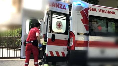 Incidente Sul Lavoro Operaio Schiacciato Dalla Porta Di Un Container