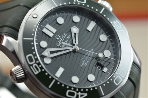 2022 Mens Omega Seamaster Diver 300M Green Dial Ceramic Co Axial 42MM