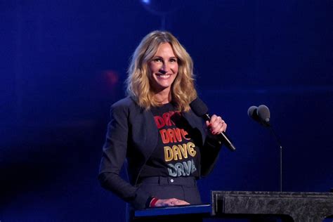 Julia Roberts Inducts Dave Matthews Band Into Rock And Roll Hall Of