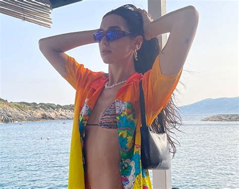 Dua Lipa Sfoggia Il Bikini In Albania Gossip