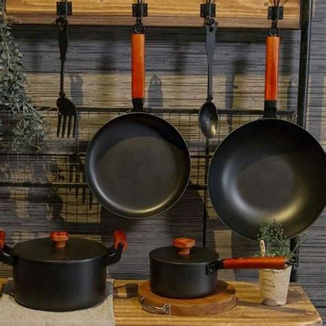 Per Set Cast Iron Pots and Pans with Bakelite Handles Kitchenware ...