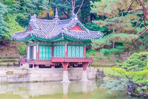 Free Photo | Architecture building changdeokgung palace in seoul city