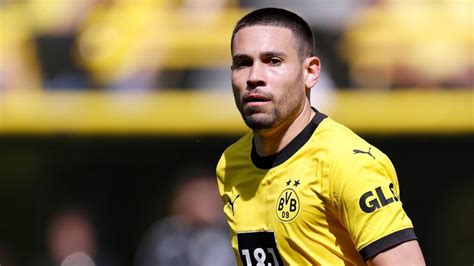 Fc Bayern Einig Mit Bvb Star Rapha L Guerreiro Abl Sefreier Wechsel