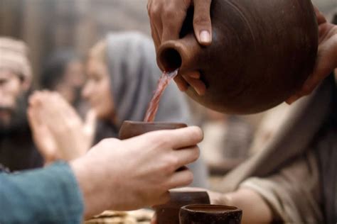 O milagre nas Bodas de Caná Jesus transforma água em vinho