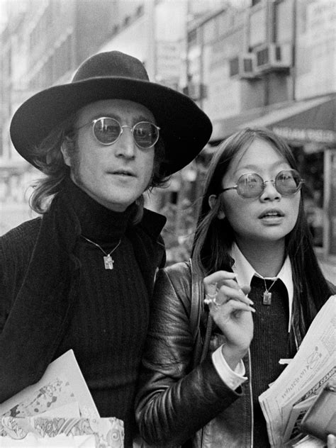 John Lennon E Yoko Ono La Storia Di May Pang E Il Destino Dei Beatles