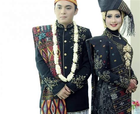 Top Nama Pakaian Adat Sumatera Barat Inspirasi Terbaru