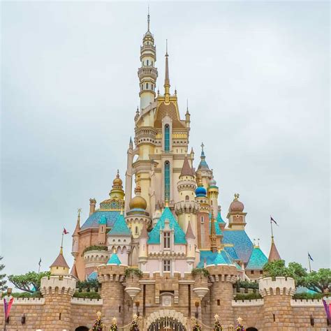 Hong Kong Disneyland Castle of Magical Dreams • TDR Explorer