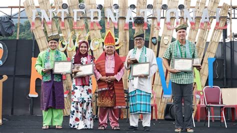 Gallery Photo Buka Ceremony Padang Melang Internasional Folklore