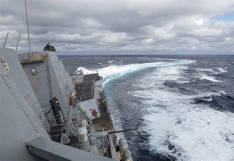 Arleigh Burke Class Guided Missile Destroyer Uss Bainbridge Ddg 96