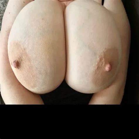 Huge H Tits Bouncing Amateur Amateur Porn Feat Thicklovingfun H Xhamster