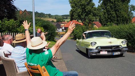 Jubel für alten Schätzchen bei der Oldtimer Rallye