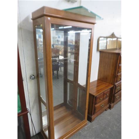 Oak Lighted Full Vision Curio Cabinet Bay Area Auction Services