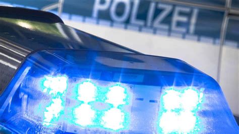 Schlängellinie auf B307 Polizei stoppt Trunkenheitsfahrt in Neuhaus