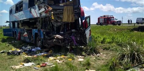 Chocaron un ómnibus y un camión en la ruta 14 cinco muertos y diez heridos