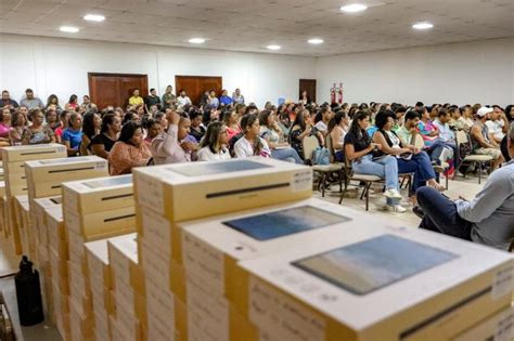 Prefeitura de Porto Seguro entrega tablets para Agentes Comunitários de