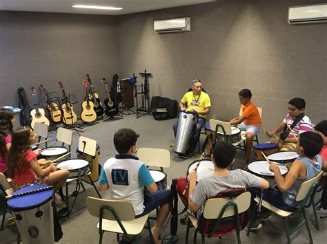 Sesc Ler Araripina promove aulas de percussão para alunos da região