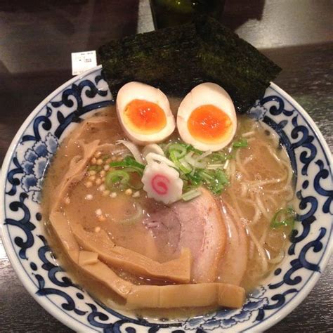 『東京駅ラーメン』東京駅 斑鳩のレビュー ラーメンデータベース