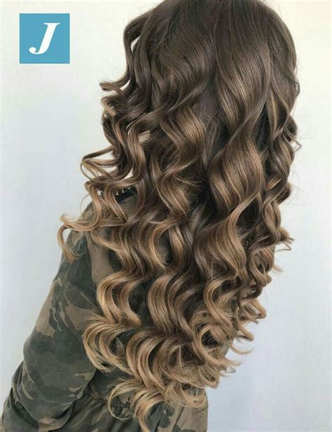 Big Voluminous Curls Hair Tutorial Artofit