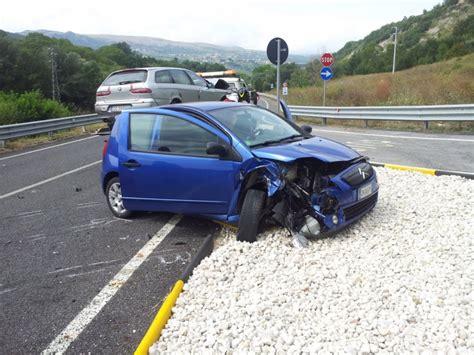 Incidente Lungo La Fondovalle Verrino Ferite Due Donne