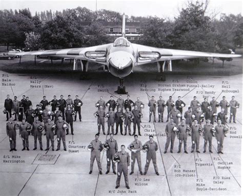 Vulcan Crew Aviationcraft Avro Vulcan British Aircraft Military