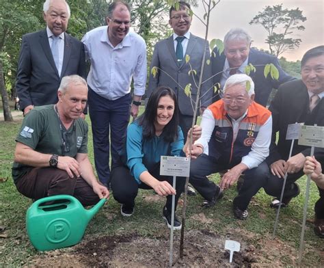 Parque às margens do Rio Tietê ganha mudas em homenagem à parceria