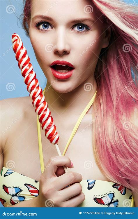 Belle Femme Sexy Avec La Lucette Photo Stock Image Du Sucrerie Fille