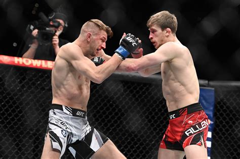 Arnold Allen Def Dan Hooker At UFC Fight Night 204 Best Photos