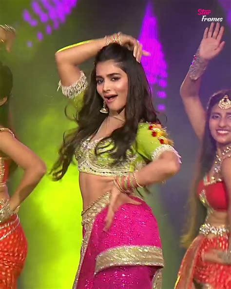 Pooja Hegde Performance R Indianactresshub