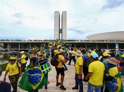 Invas O Em Bras Lia Queda De Ativos Do Pa S E Mais Assuntos Nesta