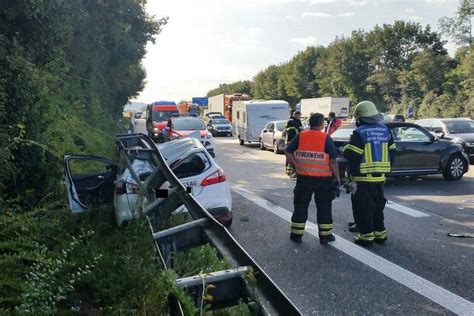 A Bei Reilingen Drei Schwerverletzte Bei Unfall Am Walldorfer Kreuz