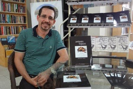 Edufal promove lançamento do livro Antípodas Tropicais Notícias