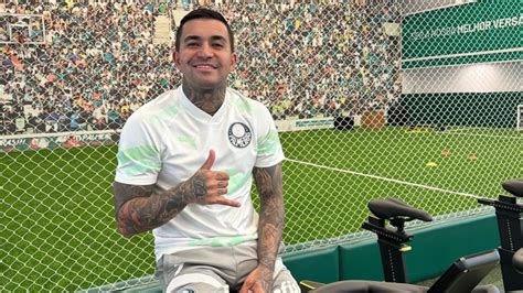 Craque do Palmeiras denuncia ter sido vítima de golpe padrinho de