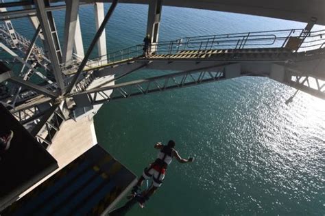 Auckland Bridge Bungee Jumping | Auckland - What to Expect | Timings ...