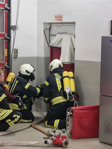 Bung Der Atemschutzger Tetr Ger Feuerwehr Wusterhausen Dosse