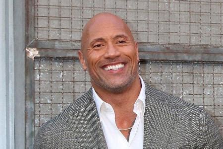 Dwayne The Rock Johnson Gibt Sein Rap Deb T Freenet De