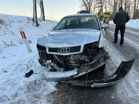 Wypadek Na Drodze Wojew Dzkiej Nr W Urawicy Pod Przemy Lem Jedna