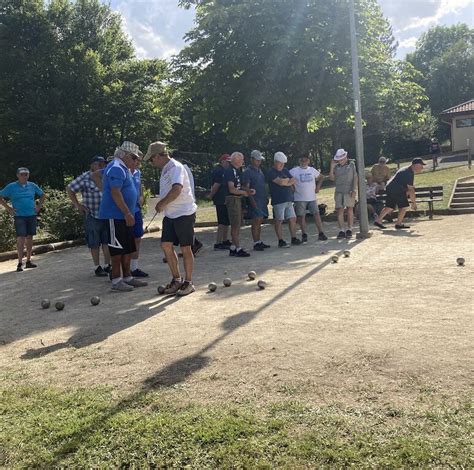 Vinzelles Douze Quadrettes Au Concours V T Ran De Boules Lyonnaises