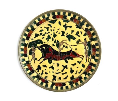 ASSIETTE 1950 EN bronze et émaux cloisonnés sauté de taureau voltige