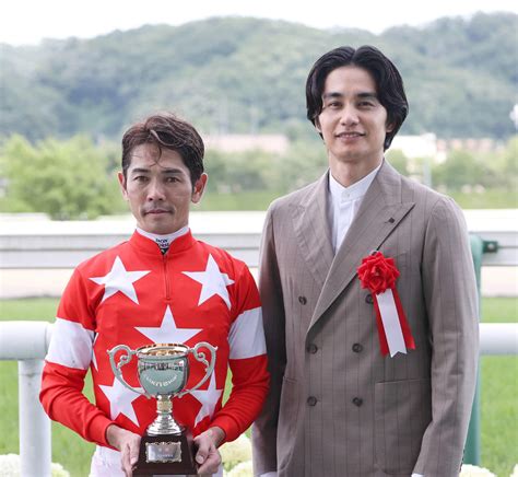 レッドラディエンスが重賞初参戦v、戸崎騎手は最多タイ4勝目「しっかり伸びてくれた」／七夕賞 競馬写真ニュース 日刊スポーツ