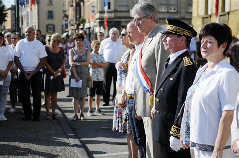 Faits Divers Photos Sarreguemines L Hommage Aux Victimes De Nice