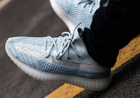 Detailed first look at the Adidas Yeezy Boost 350 V2 | Yeezy, Styles de ...