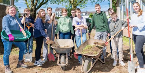 Schülerinnen und Schüler der Prismaschule setzen sich für Insekten ein