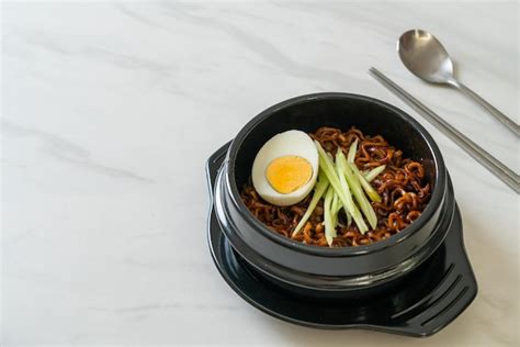 Premium Photo Korean Instant Noodle With Black Bean Sauce Jajangmyeon