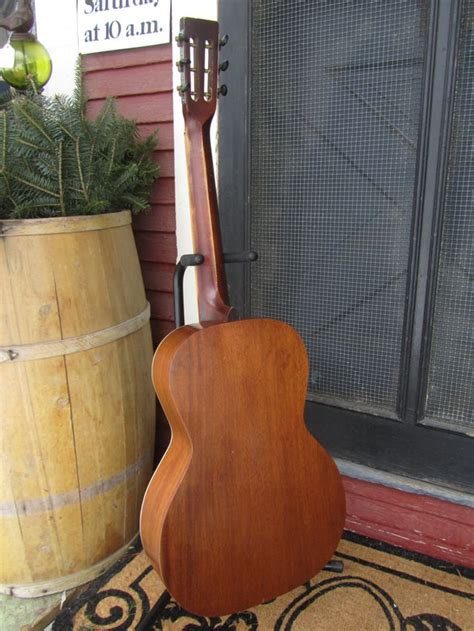 C1930 Stromberg Voisinet Hawaiian Decal Parlor Guitar