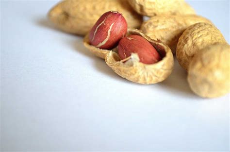 17 Science Backed Health Benefits Of Eating Peanuts How To Ripe