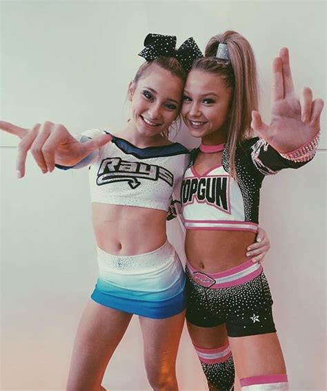 Pin By Melanie On Cheer Cheer Poses Cheer Outfits Cheer Girl