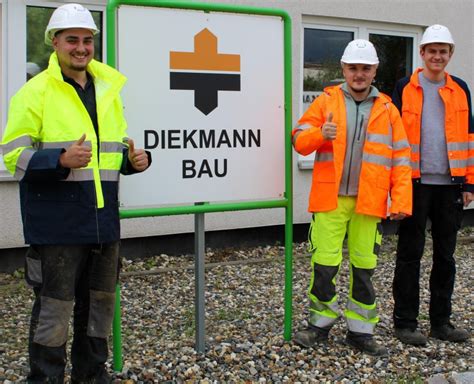 Startet durch Das gesamte Team Diekmann Bau begrüßt seine drei neuen