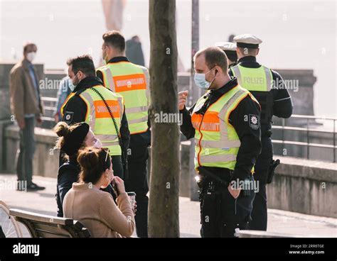 Duseldorf Hi Res Stock Photography And Images Alamy