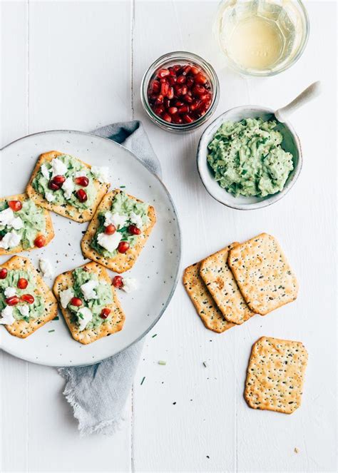 Borrelhapje met avocado geitenkaas en granaatappel Voedsel ideeën